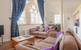 The Caledonian 3 Bedroom Self Catering Apartment In Historic Abbey
