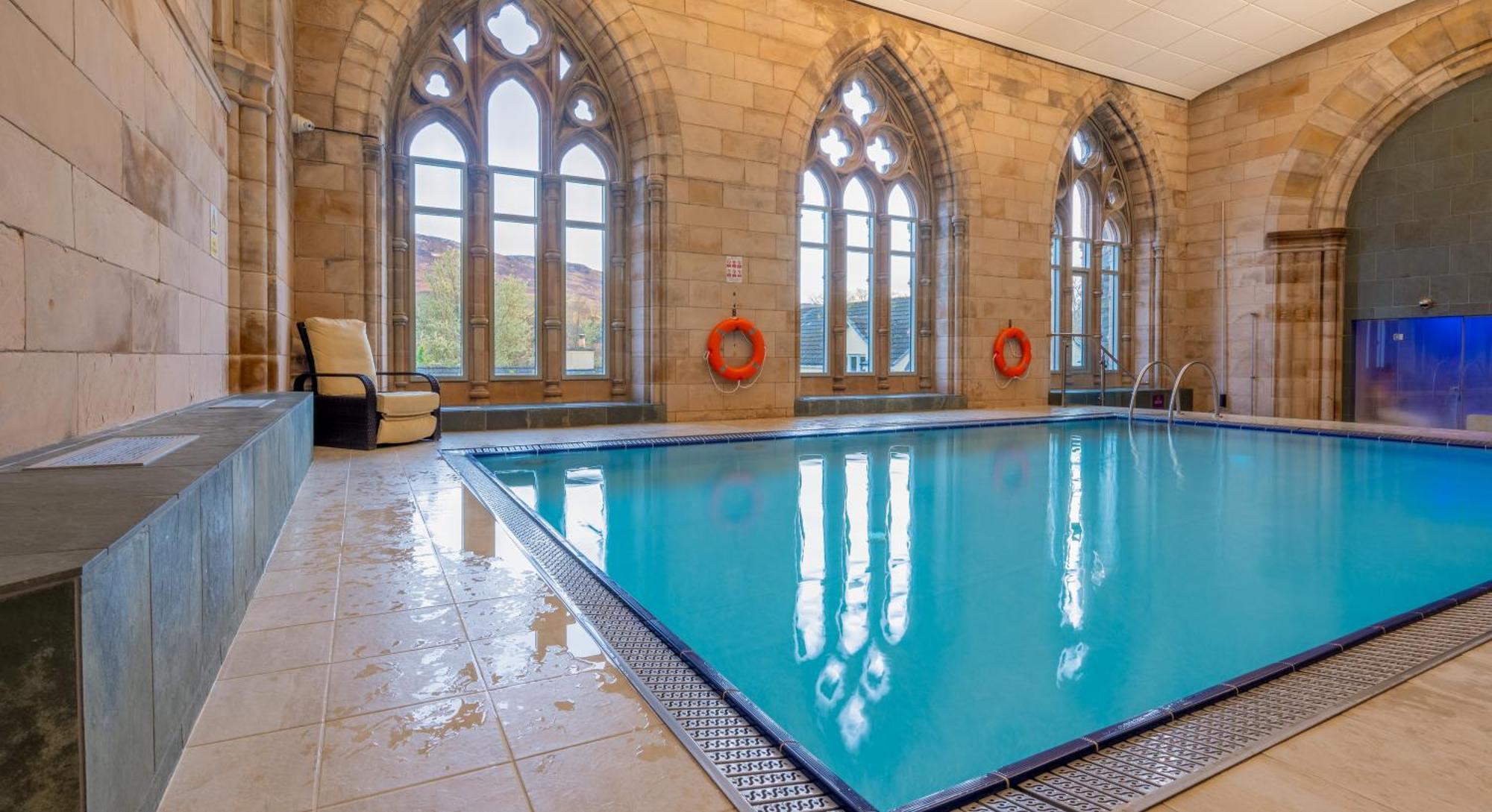 The Caledonian 3 Bedroom Self Catering Apartment In Historic Abbey Fort Augustus Exterior photo
