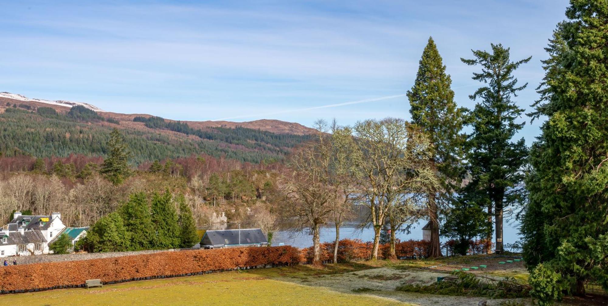 The Caledonian 3 Bedroom Self Catering Apartment In Historic Abbey Fort Augustus Exterior photo